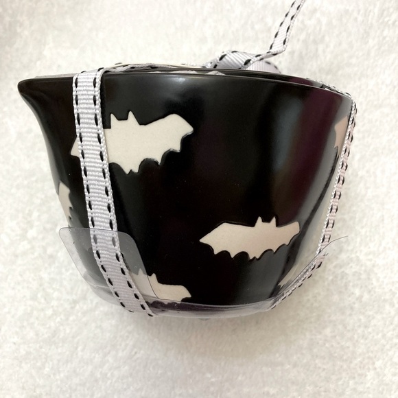 Rae Dunn Black Measuring Cups with bats. Black gothic kitchen decor - Picture 4 of 6